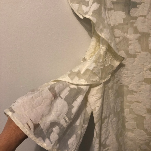 The Room womens cold shoulder top L - Picture 5 of 5